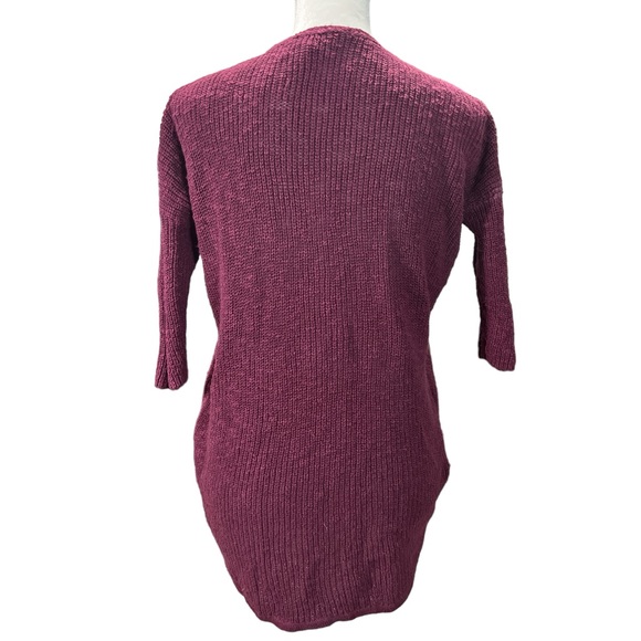 Express EUC maroon lightweight zippered v neck ribbed sweater.  Size XSMALL - Picture 3 of 6